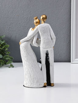 Сувенир полистоун "Родители с детьми" бело-золотой 8,5х13х25 см