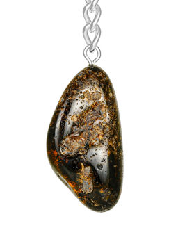 Сувенир-брелок из кусочка цельного янтаря чёрного цвета