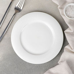 Тарелка фарфоровая десертная «Паола», d=20 см, цвет белый
