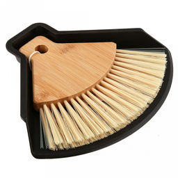 Комплект для уборки со стола "Служанка" 2 предмета: щетка-сметка 19х1,5х16,5см, ворс ПВХ 6см, бамбук; совок 23х19х3,5см, пластик матовый, цвет черный, общий размер комплекта 23х19х3,5см, упак. п/эт (Китай)