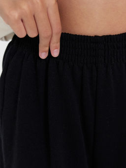 Комплект для девочек (джемпер, брюки) в молочном и черном цвете с печатью - Mark formelle фото 6