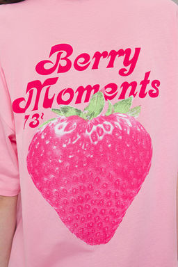 TRENDYOLMILLA Ac?k Pembe %100 Pamuk Oversize/Genis Kal?p On Arka Bask?l? Orme T-Shirt TWOSS25TS00077  фото 3