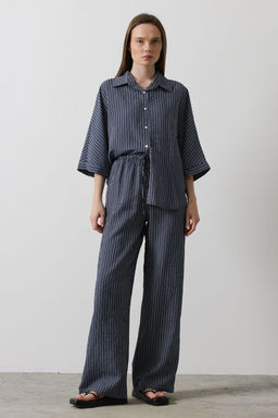 TRENDYOLMILLA Lacivert Beli Lastikli Baglama Detayl? Wide Leg/Genis Paca Cizgili Pantolon TWOSS25PL00043