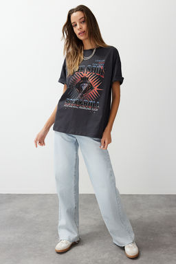 TRENDYOLMILLA Antrasit %100 Pamuk Bask?l? Oversize/Genis Kesim Orme T-Shirt TWOSS24TS00187 фото 3