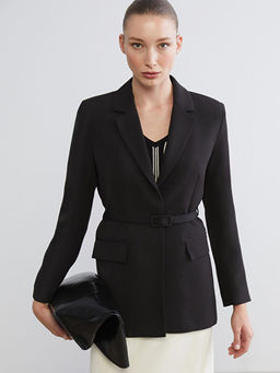 Beli Kemerli Kad?n Blazer Ceket
