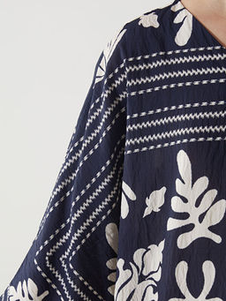 V Yaka Desenli Oversize Elbise