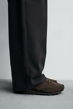 CASUAL LEATHER TRAINERS