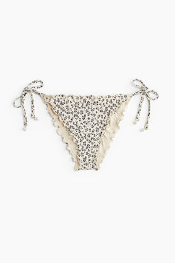 Braga de bikini con lazada