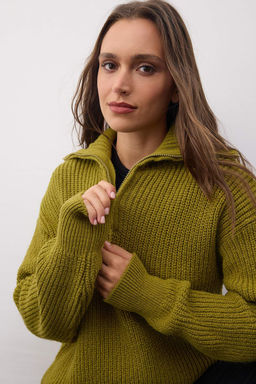 Wardrobe Essentials Yag Yesili Yumusak Dokulu Triko Kazak | TWOAW26KZ00180 - Trendyolmilla фото 2