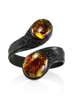 Жёсткий браслет Змейка из кожи с мерцающим вишнёвым янтарём