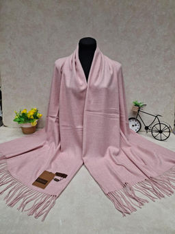 Тёплый палантин, цвет нежно розовый