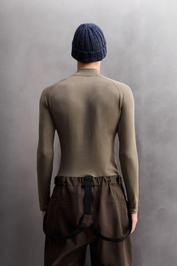 COMPRESSION QUARTER-ZIP SKI T-SHIRT - Zara фото 10