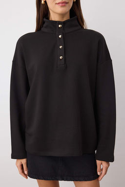 Siyah Oversize/Genis Kal?p Dugme Detayl? Dik Yaka Kal?n Orme Sweatshirt TWOAW26SW00027 - Trendyolmilla фото 3