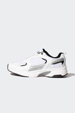 Женские спортивные туфли из искусственной кожи на шнуровке с зубчатой подошвой