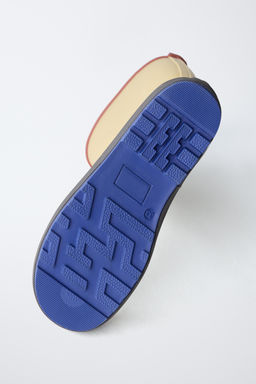 BOTA DE AGUA COLOR BLOCK / Marr?n Arena