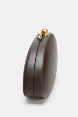 METALLIC CLOSURE CLUTCH