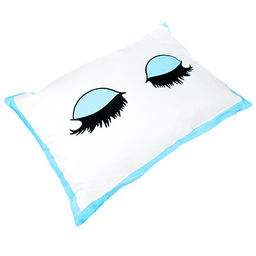 Наволочка декоративная 34х50см "Глазки" голубой кант, искусственная ткань под плюш, на молнии (Китай)