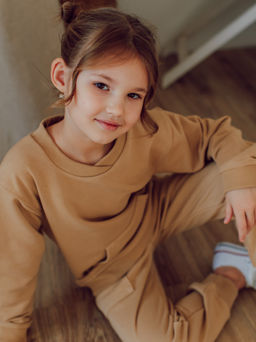 Костюм свитшот+брюки песочный, песочный - Lesi kids фото 13
