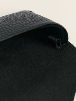 Чехол для очков из фактурной кожи / Zarina  фото 3