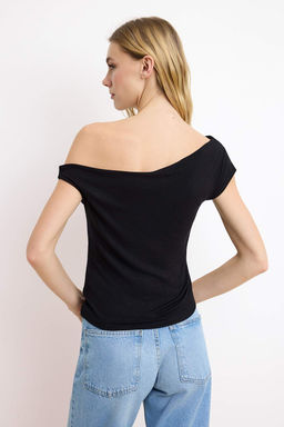 Ekru Fitted/Vucuda Oturan Asimetrik Yaka Dantel Detayl? Crop/K?sa Esnek Orme Bluz TWOSS26BZ00356 - Trendyolmilla фото 8