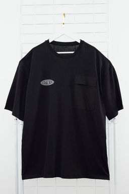Buyuk Beden Siyah Oversize Cep Detayl? Bask?l? %100 Pamuklu T-Shirt TMNSS24BF00026 - Trendyolmilla фото 9