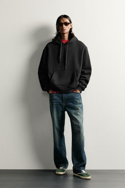 SUDADERA RELAXED FIT CAPUCHA B?SICA / Negro