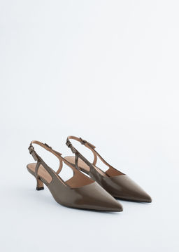 Zapatos de sal?n de charol con tiras traseras
