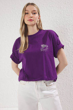 TRENDYOLMILLA Mor %100 Pamuk Oversize/Genis Kal?p Galaksi Bask?l? Orme T-Shirt TWOSS25TS00146