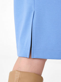 Платье с вырезом по спинке