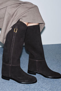 FLAT SUEDE RIDING BOOTS