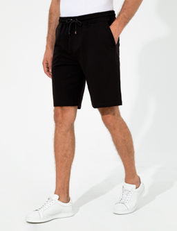 Черные трикотажные шорты комфортного кроя