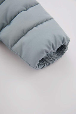 Водоотталкивающее пуховое пальто с капюшоном для маленьких девочек - Defacto фото 8