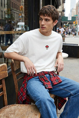 Ekru Unisex Oversize/Geni_ Kesim Mantar Nak__l_ %100 Pamuklu T-Shirt TMNSS24TS00070