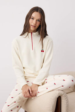 Ekru-K?rm?z? Kirazl? Fermuarl? Yumusak K?sl?k Waffle Orme Pijama Tak?m? THMAW26PT00186