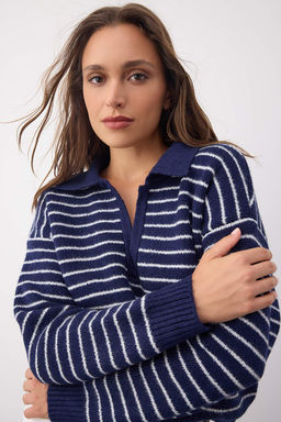 Wardrobe Essentials Lacivert*001 Yumusak Dokulu Cizgili Genis Kal?p Basic Triko Kazak TWOAW26KZ00087