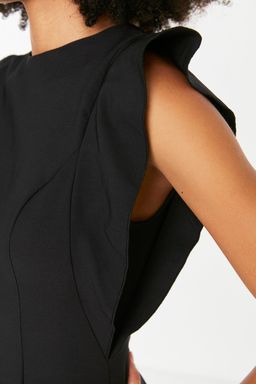 Trendyolmilla Ekru Vucuda Oturan Mini F?rf?r Detayl? Bisiklet Yaka Astarl? Dokuma Elbise TWOSS19XB0075  фото 4