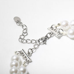 Колье с жемчугом Бабочка, белое в серебре, 30 см