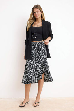 Siyah Bask?l? Buzgu Detayl? ve Volanl? Yuksek Bel Midi Esnek Orme Etek TWOSS21ET0029