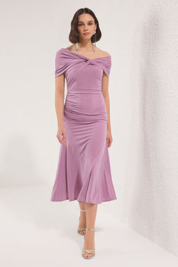 TRENDYOLMILLA Siyah Asimetrik Yaka Orme S?k Abiye Elbise TPRSS24EL00046