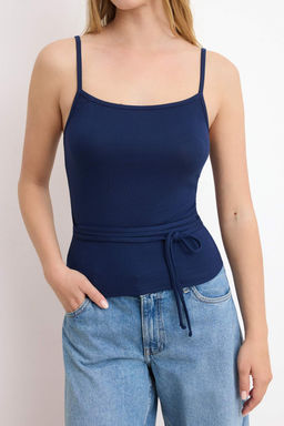 Lacivert Fitted/Vucuda Oturan Havuz Yaka Kolsuz Yumusak Orme Bluz TWOSS26BZ00633