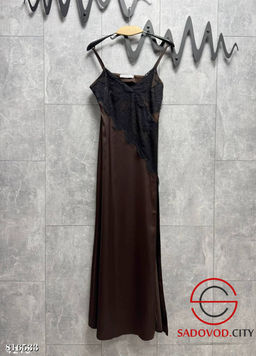 Женственное платье-комбинация с разрезом и кружевом - Bruno фото 11