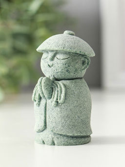 Цена за 2 шт. Сувенир песчаник "Маленький монах - молитва" 3,7х3,8х6,7 см