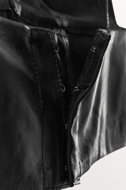 LEATHER TRIANGLE TOP - Zara фото 7