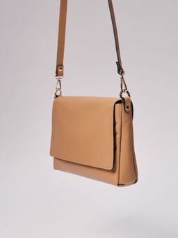 Сумка кожаная через плечо Deboro 30181 нюдовая