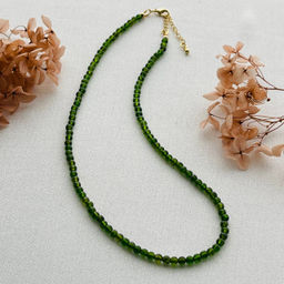 Бусы из Хромдиопсида