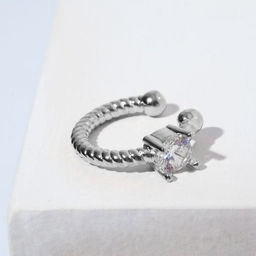 Цена за 2 шт. Серьга «Кафф» драгоценность, цвет белый в серебре