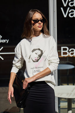 Лонгслив оверсайз с принтом