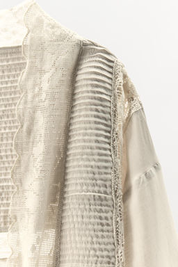 LIMITED EDITION PLEATED LACE ROBE - Zara фото 6