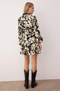 Siyah Cicekli Gode Detayl? K?sa / Mini Dokuma Gomlek Elbise TWOAW26EL00171 - Trendyolmilla фото 4