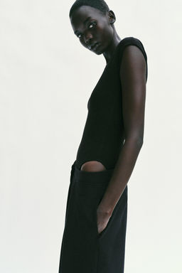 BODY ESCOTE REDONDO / Negro - Zara фото 3